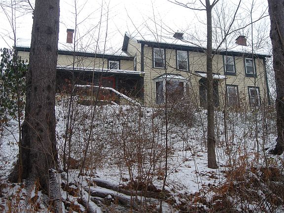 View coming up the driveway