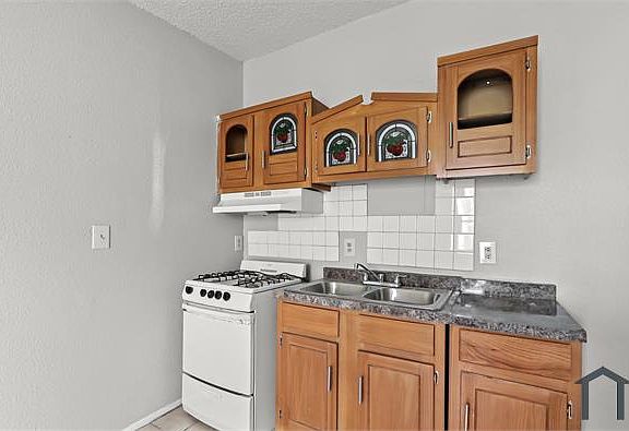 4th image of 8943 Alameda Ave #6