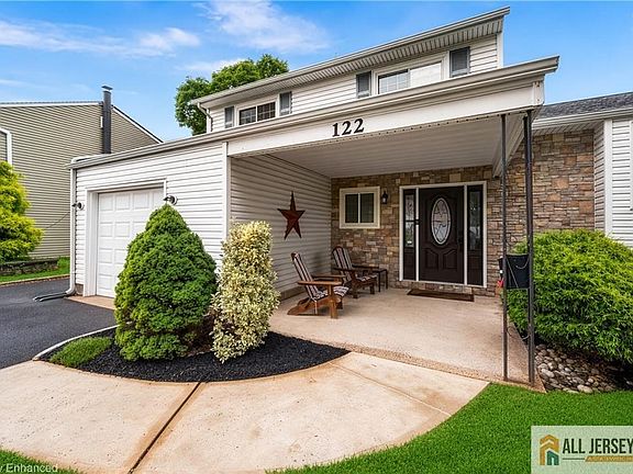 2nd image of 122 Benart Pl