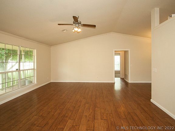 5th image of 10885 S 250th East Ave