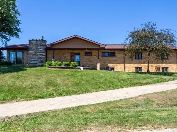 2162 Valley Ln, Cuba City, WI 53807