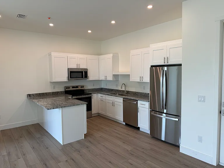 The Flats at Deep Creek — Photo 11