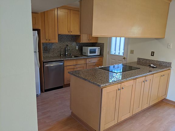 3rd image of 125 Connemara Way APT 161