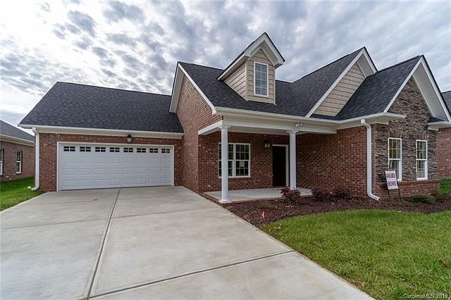 1st image of 1040 Villas Dr