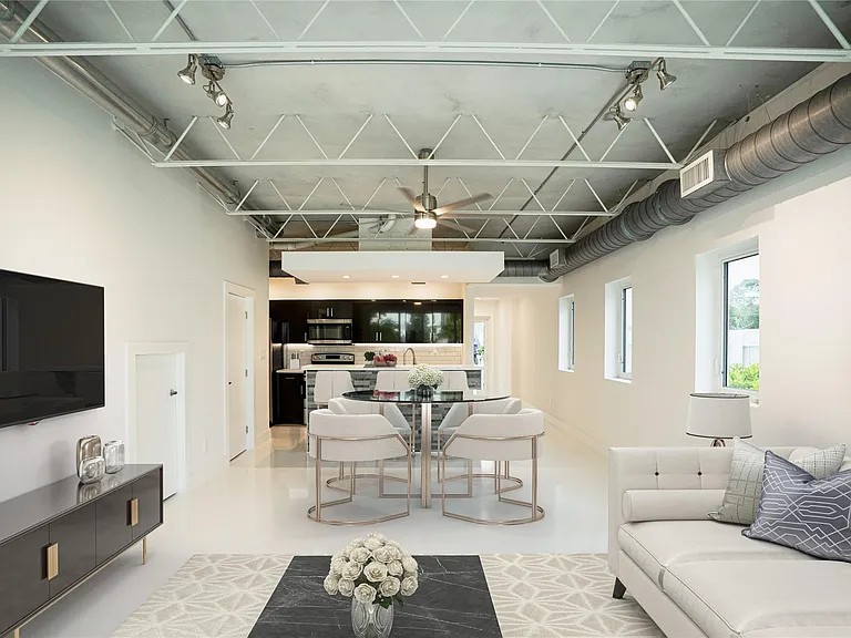 1413 NE 5th Ave #1 — Photo 7