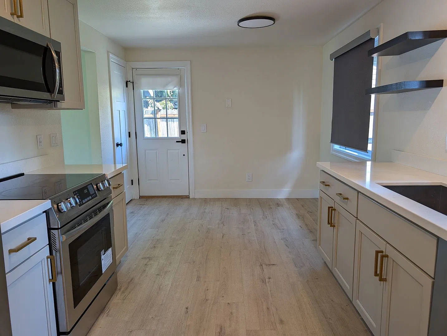 1318 Railroad Avenue — Photo 4