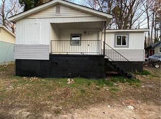 422 Queens Ct, Gastonia, NC 28052