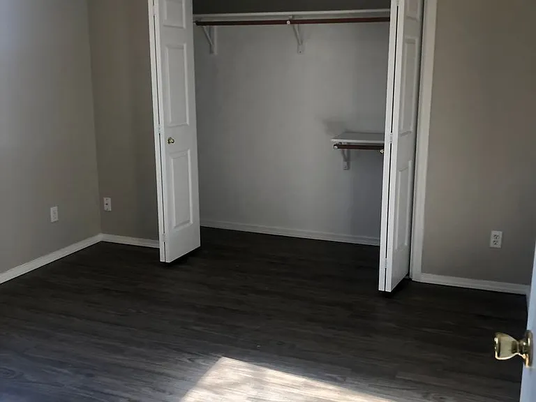 1423 E Dakota Ave — Photo 12