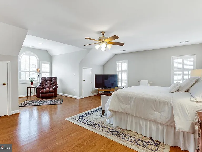 1207 Artnauman Ct — Photo 25