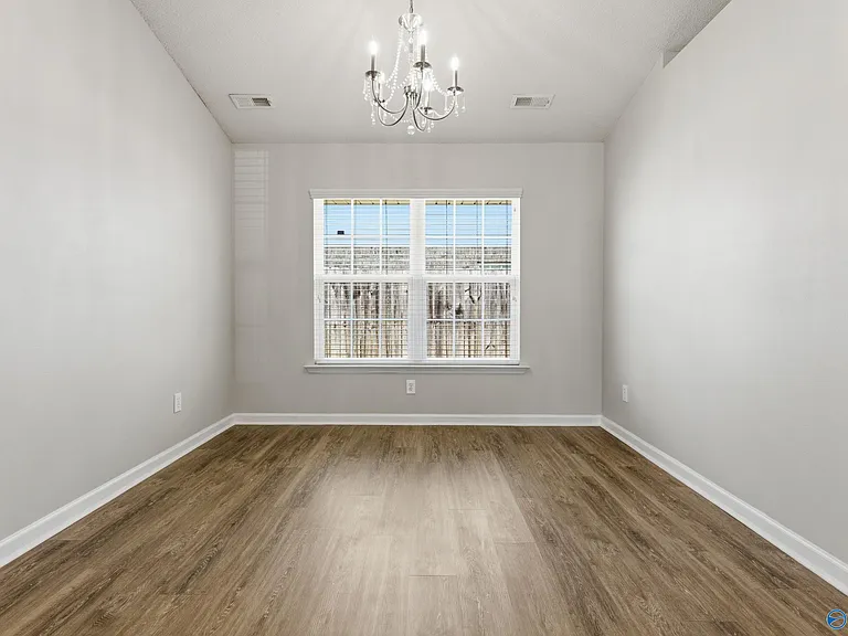 226 Shadow Ct SW — Photo 3