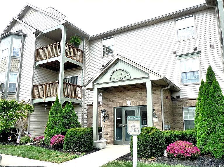 1st image of 4931 N Arbor Woods Ct APT 110