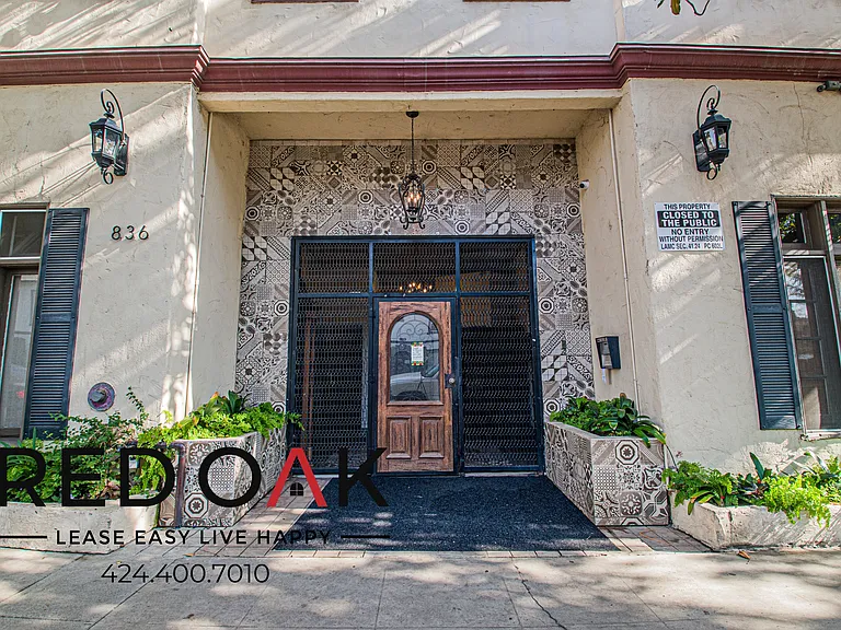 836 Sanborn Ave #105 — Photo 12