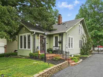 808 N Geyer Rd, Saint Louis, MO, 63122