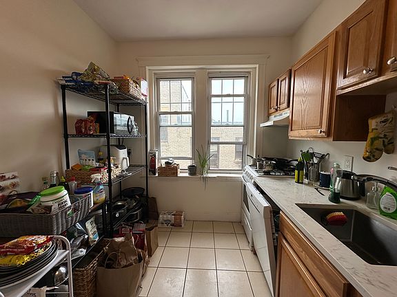 4th image of 35 Mount Hood Rd APT 9