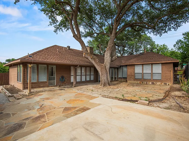 17003 Davenport Rd — Photo 37