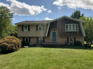 3556 Mountain Rd, Slatington, PA 18080