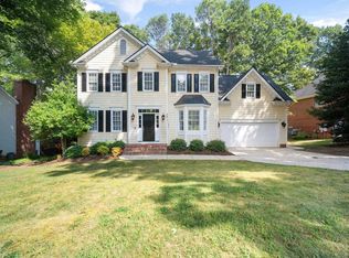 102 Large Oaks Dr, Cary, NC 27518