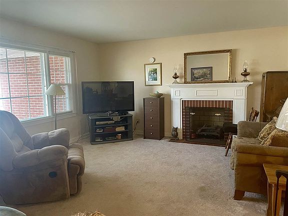 2nd image of 1137 Glenview Way