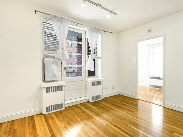 104-20 68th Drive image 9 of 27