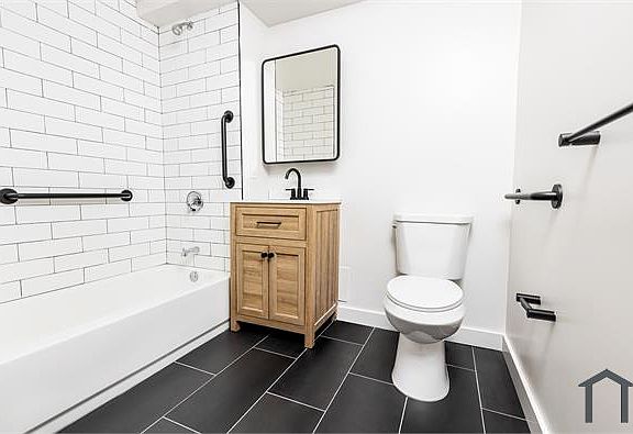 4th image of 16 Wade Sq #4A