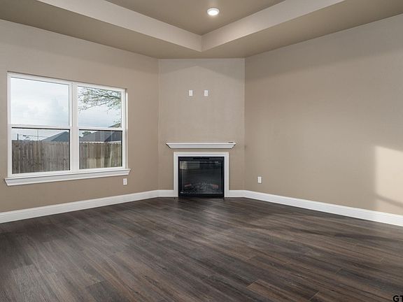 4th image of 218 Nolan Farms Dr