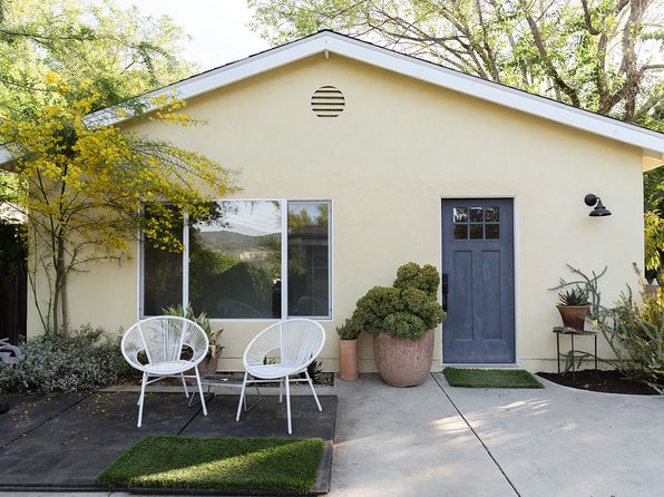 2841 Los Feliz Dr