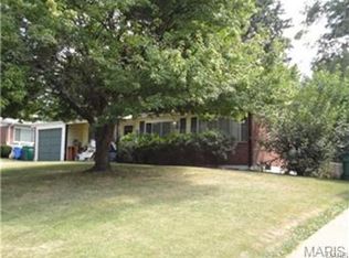 2360 Bluegrass Ln, Florissant, MO 63033