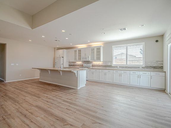 3rd image of 37841 Nova Ave