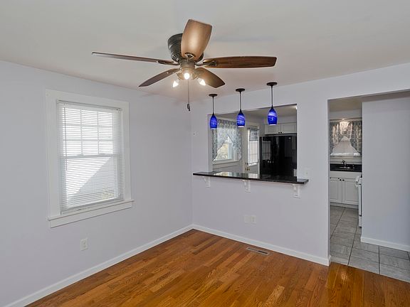 3rd image of 311 Rosewell St