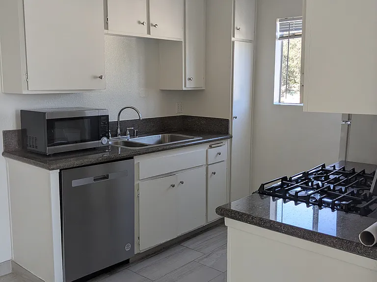 1526 Sherman Pl #306 — Photo 4