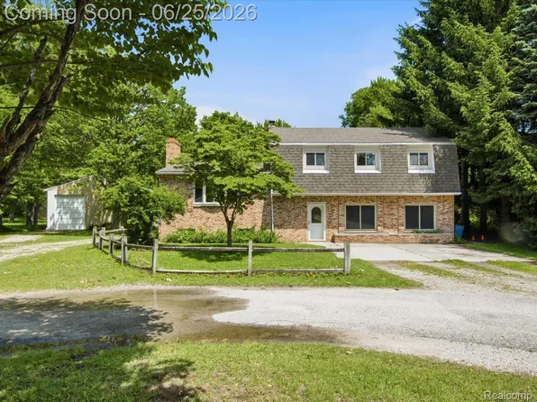 2861 Church Rd, Columbus, MI 48063