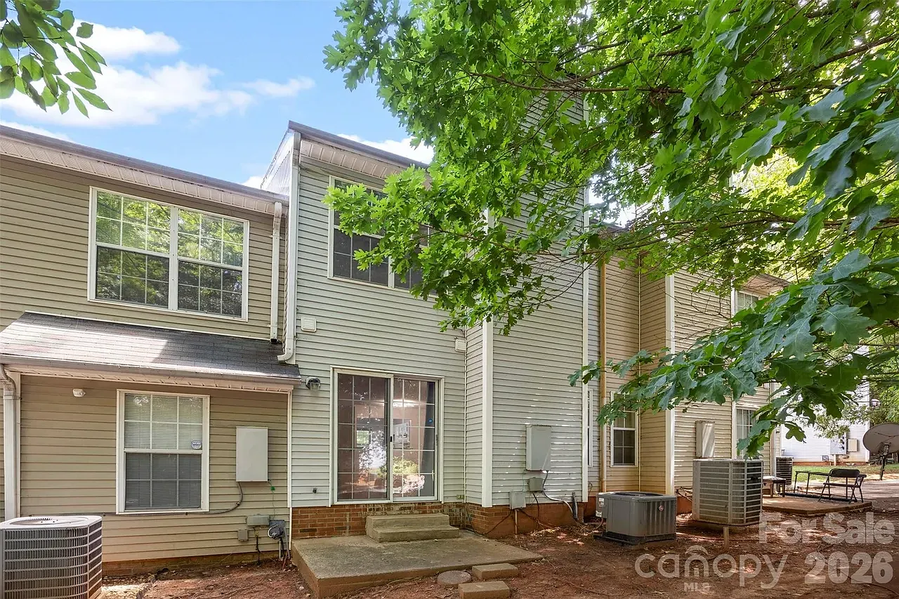 2 bed, 2.5 bath, 1098 sqft, $1,450 — Photo 4