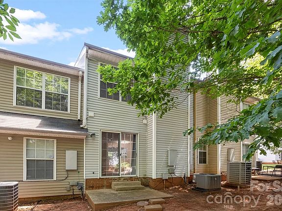 4th image of 6404 Windsor Gate Ln