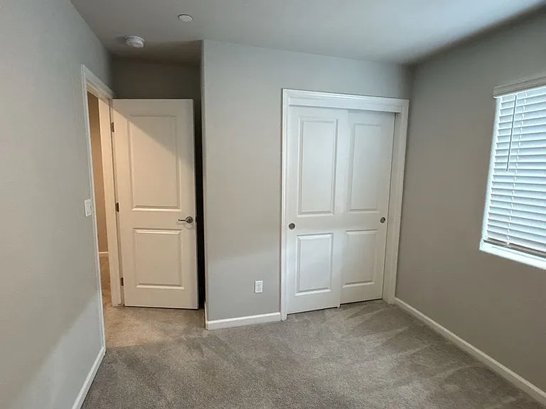 414 S Summit St #101-104 — Photo 22