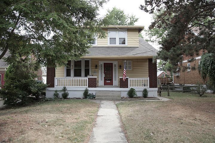 415 South Grand Avenue