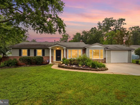 8532 S Canterbury Dr, Annandale, VA 22003