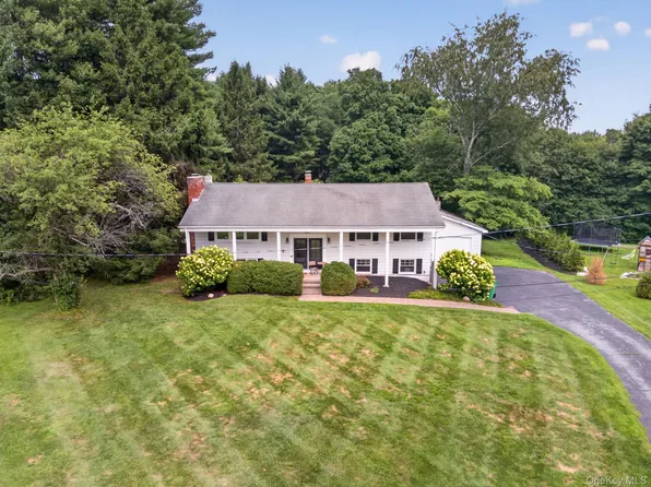 9 Debra Hill Road, Poughkeepsie, NY 12603