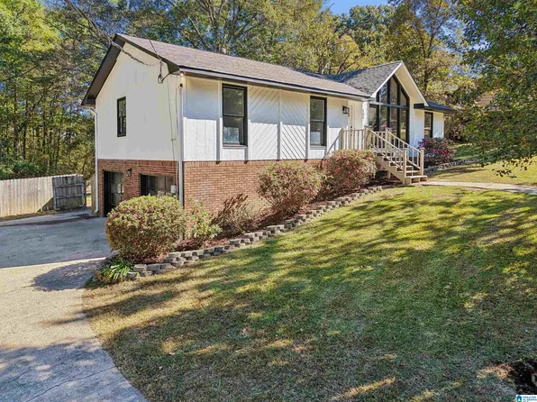 104 Pamela Dr, Trussville, AL 35173
