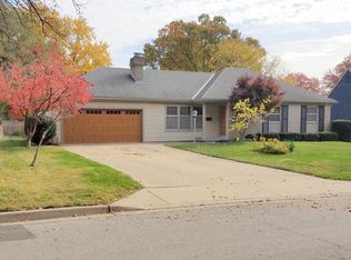 5023 Pawnee Dr, Roeland Park, KS 66205