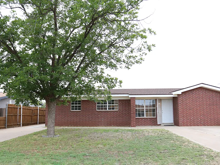 2913 Santa Rosa Ave — Photo 1