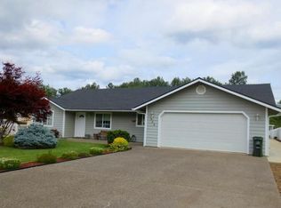 305 Outback Ln, Glendale, OR 97442