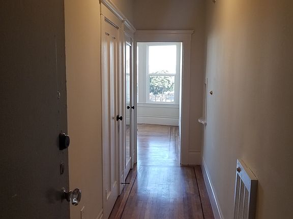 3rd image of 1534 Clay St APT 4