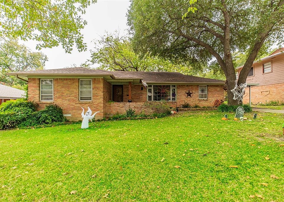 1st image of 824 Carney Dr