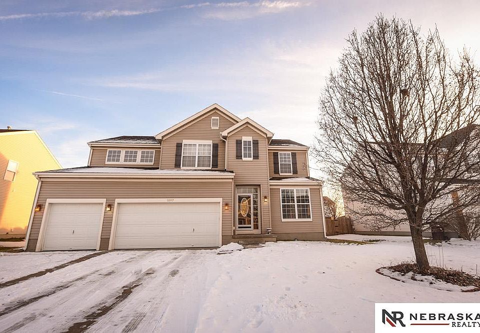 1st image of 1807 Fox Run Dr