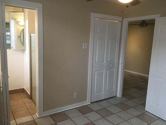 4th image of 4140 NW 11th Ave