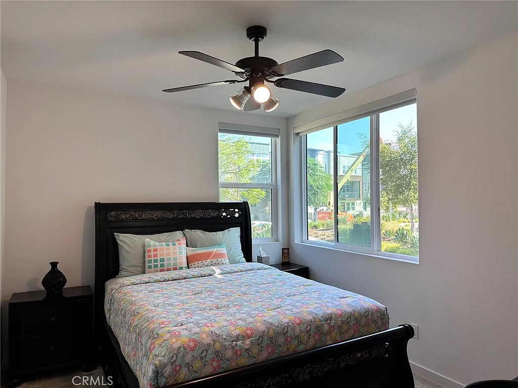 3 bed, 1840 sqft, $4,095 — Photo 3