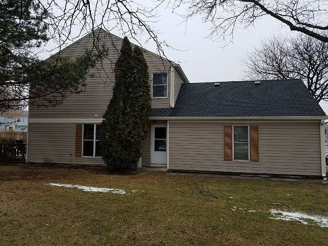 1st image of 2670 Waterford Ct #2670