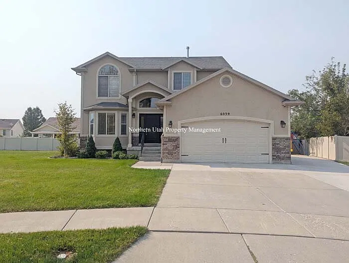 5 bed, 3.5 bath, 2620 sqft, $2,800 — Photo 1