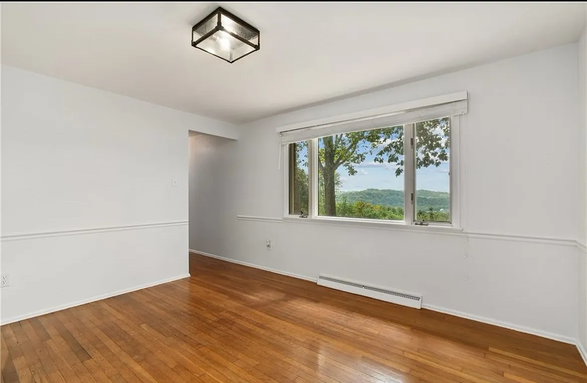 Building Photo - 1290 Sky Ridge Dr