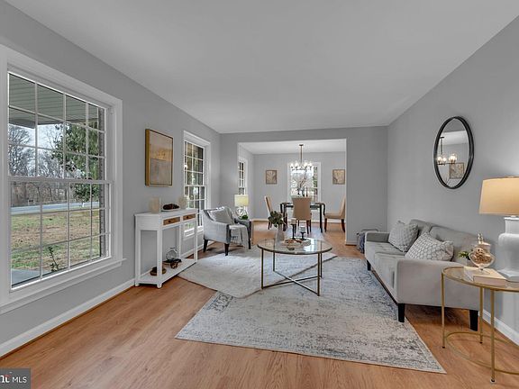 4th image of 5485 Solomons Island Rd